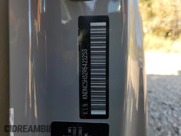 ✅ 2024 Kia Carnival EX • VIN: KNDNC5H32R6421253 • Лот: 82355565. Опубликован ранее на Copart с пробегом 22 338 миль. Бесплатный доступ к архиву аукционных продаж из США и подробный отчёт об истории автомобиля на DreamBid. Изображение 13.