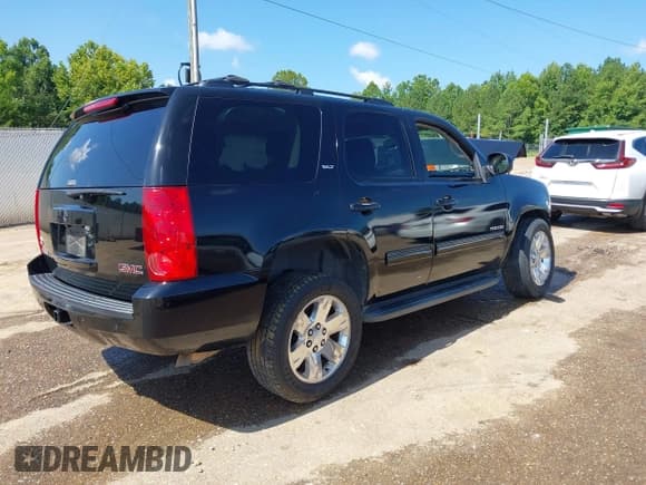 ✅ 2009 GMC Yukon SLT 4SB • VIN: 1GKFC33029R302790 • Lot: 42723864. Listed on IAAI with 240,739 mi. Free auction sales archive from the USA and detailed vehicle history report at DreamBid. Image 4.