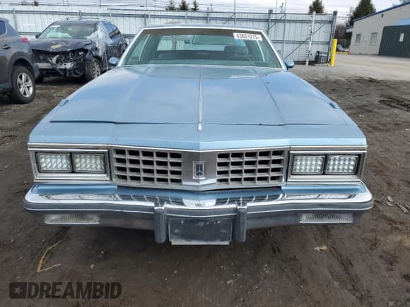 ✅ 1985 Oldsmobile 88 • VIN: 1G3BY37Y7FY316231 • Lot: 43851075. Wystawiony na Copart z przebiegiem 82 641 mil. Bezpłatny archiwum sprzedaży aukcyjnych z USA i szczegółowy raport historii pojazdu na DreamBid. Zdjęcie 5.
