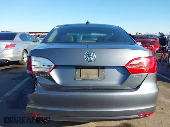 ✅ 2013 Volkswagen Jetta SE • VIN: 3VWDP7AJ8DM396627 • Лот: 43491531. Опубликован ранее на IAAI с пробегом 120 939 миль. Бесплатный доступ к архиву аукционных продаж из США и подробный отчёт об истории автомобиля на DreamBid. Изображение 16.