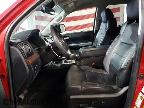 ✅ 2019 Toyota Tundra SR • VIN: 5TFBY5F11KX822198 • Lot: 83667994. Wystawiony na Copart z przebiegiem 50 106 mil. Bezpłatny archiwum sprzedaży aukcyjnych z USA i szczegółowy raport historii pojazdu na DreamBid. Zdjęcie 7.