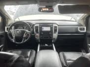 ✅ 2017 Nissan Titan SV • VIN: 1N6AA1F28HN552762 • Лот: 89440295. Опубликован ранее на Copart с пробегом 76 421 миль. Бесплатный доступ к архиву аукционных продаж из США и подробный отчёт об истории автомобиля на DreamBid. Изображение 9.