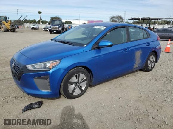 ✅ 2018 Hyundai Ioniq Blue • VIN: KMHC65LC6JU097757 • Лот: 82177064. Размещён на Copart с пробегом 140 361 миль миль. Получите бесплатный доступ к архиву аукционных продаж из США и посмотрите подробный отчёт об истории автомобиля на DreamBid. Изображение 1.