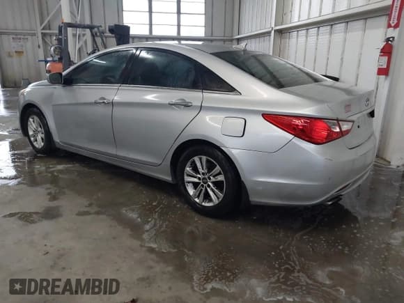 ✅ 2011 Hyundai Sonata Limited • VIN: 5NPEC4AC1BH202977 • Lot: 43547329. Listed on IAAI with 246,016 mi. Free auction sales archive from the USA and detailed vehicle history report at DreamBid. Image 3.