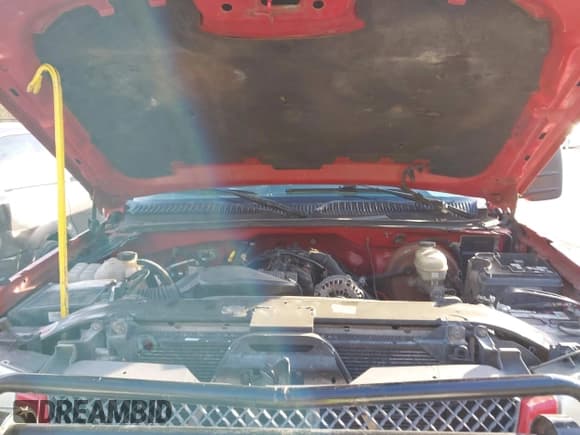 ✅ 2005 Chevrolet Silverado 1500 LS • VIN: 2GCEK13TX51375501 • Lot: 43674575. Listed on IAAI with 326,183 mi. Free auction sales archive from the USA and detailed vehicle history report at DreamBid. Image 10.