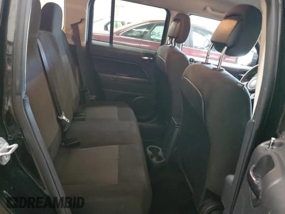✅ 2016 Jeep Patriot Latitude • VIN: 1C4NJPFB2GD609534 • Лот: 84390805. Опубликован ранее на Copart с пробегом 92 077 миль. Бесплатный доступ к архиву аукционных продаж из США и подробный отчёт об истории автомобиля на DreamBid. Изображение 11.