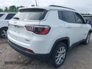 ✅ 2022 Jeep Compass Latitude Lux • VIN: 3C4NJDFB7NT181093 • Lot: 42359152. Wystawiony na IAAI z przebiegiem 20 264 mil. Bezpłatny archiwum sprzedaży aukcyjnych z USA i szczegółowy raport historii pojazdu na DreamBid. Zdjęcie 4.