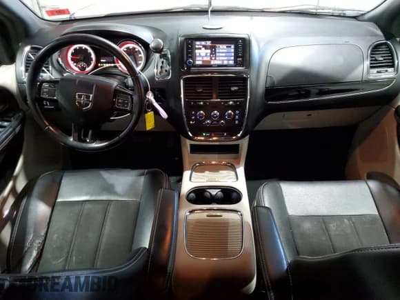 ✅ 2019 Dodge Grand Caravan SXT • VIN: 2C4RDGCG8KR659885 • Лот: 84951215. Опубликован ранее на Copart с пробегом 126 488 миль. Бесплатный доступ к архиву аукционных продаж из США и подробный отчёт об истории автомобиля на DreamBid. Изображение 8.