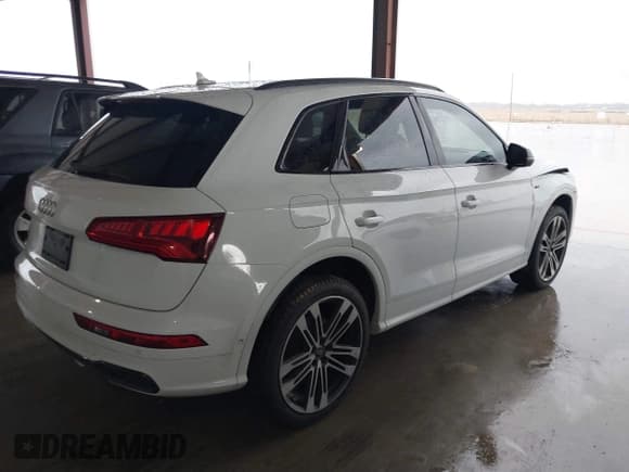 ✅ 2020 Audi SQ5 Prestige • VIN: WA1C4AFY9L2068868 • Lot: 41351976. Listed on IAAI with 66,069 mi. Free auction sales archive from the USA and detailed vehicle history report at DreamBid. Image 4.