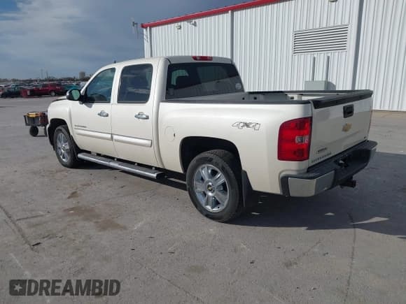 ✅ 2013 Chevrolet Silverado 1500 LTZ • VIN: 3GCPKTE79DG312531 • Lot: 43674519. Wystawiony na IAAI z przebiegiem 227 234 mil. Bezpłatny archiwum sprzedaży aukcyjnych z USA i szczegółowy raport historii pojazdu na DreamBid. Zdjęcie 3.