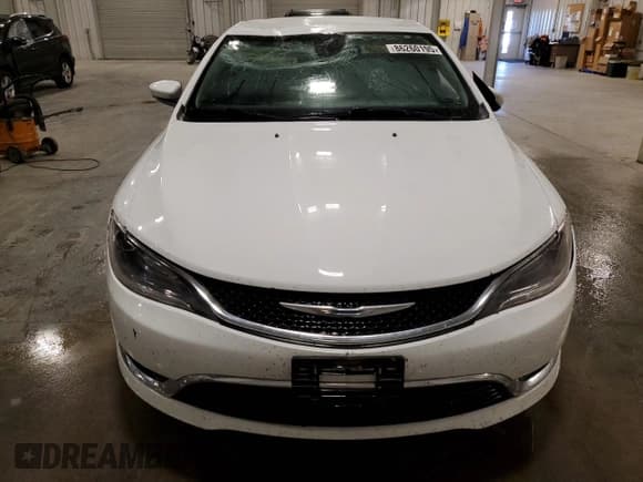 ✅ 2015 Chrysler 200 Limited • VIN: 1C3CCCAB9FN623641 • Lot: 86260195. Listed on Copart with 86,519 mi. Free auction sales archive from the USA and detailed vehicle history report at DreamBid. Image 5.