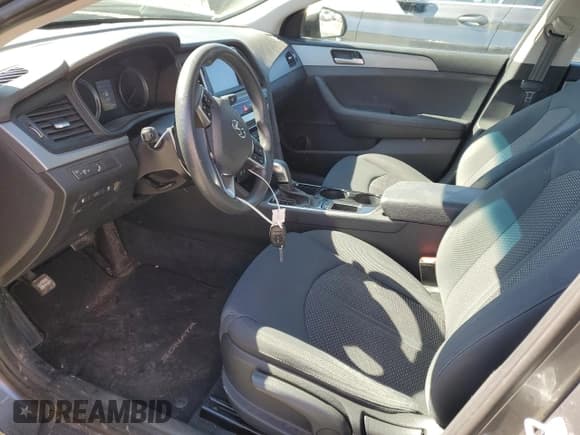 ✅ 2018 Hyundai Sonata SE • VIN: 5NPE24AF9JH714157 • Lot: 45498373. Listed on Copart with 29,595 mi. Free auction sales archive from the USA and detailed vehicle history report at DreamBid. Image 7.