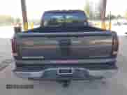 ✅ 2005 Chevrolet Silverado 1500 LS • VIN: 2GCEC19T851358412 • Lot: 43306552. Wystawiony na IAAI z przebiegiem 288 244 mil mil. Skorzystaj z bezpłatnego archiwum sprzedaży aukcyjnych z USA i zobacz szczegółowy raport historii pojazdu na DreamBid. Zdjęcie 16.