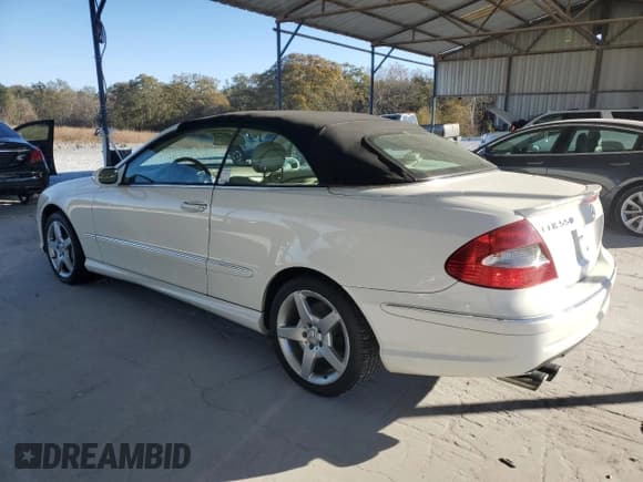 ✅ 2007 Mercedes-Benz CLK 550 • VIN: WDBTK72F57T083742 • Lot: 83351094. Wystawiony na Copart z przebiegiem 195 768 mil. Bezpłatny archiwum sprzedaży aukcyjnych z USA i szczegółowy raport historii pojazdu na DreamBid. Zdjęcie 2.