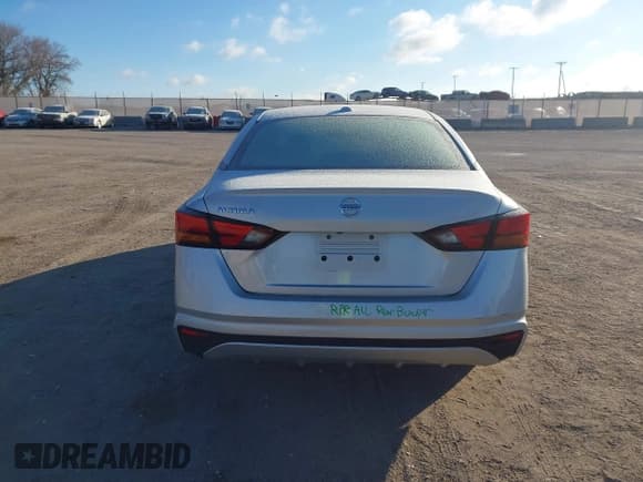 ✅ 2019 Nissan Altima S • VIN: 1N4BL4BV4KC126840 • Лот: 41254641. Опубликован ранее на IAAI с пробегом 104 640 миль. Бесплатный доступ к архиву аукционных продаж из США и подробный отчёт об истории автомобиля на DreamBid. Изображение 16.