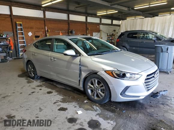 ✅ 2018 Hyundai Elantra Value Edition • VIN: 5NPD84LF0JH274742 • Лот: 82231405. Опубликован ранее на Copart с пробегом 63 427 миль. Бесплатный доступ к архиву аукционных продаж из США и подробный отчёт об истории автомобиля на DreamBid. Изображение 4.