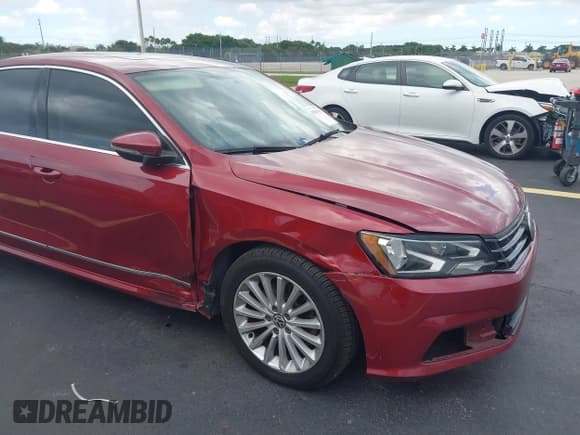 ✅ 2017 Volkswagen Passat SE • VIN: 1VWBT7A39HC021938 • Lot: 42983742. Listed on IAAI with 123,396 mi. Free auction sales archive from the USA and detailed vehicle history report at DreamBid. Image 6.