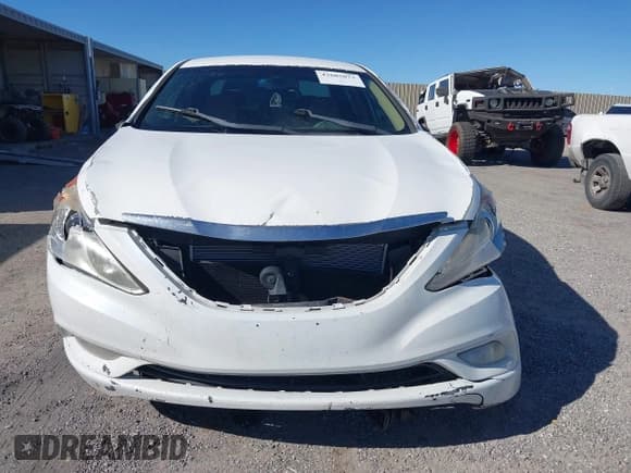 ✅ 2013 Hyundai Sonata GLS • VIN: 5NPEB4AC9DH571270 • Lot: 43605073. Listed on IAAI with 204,693 mi. Free auction sales archive from the USA and detailed vehicle history report at DreamBid. Image 6.