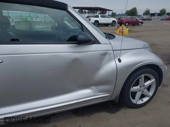 ✅ 2005 Chrysler PT Cruiser GT • VIN: 3C3AY75S15T265900 • Lot: 42015046. Listed on IAAI with 168,672 mi. Free auction sales archive from the USA and detailed vehicle history report at DreamBid. Image 6.