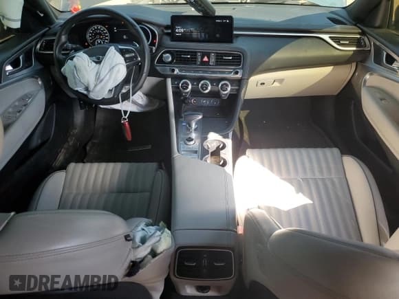 ✅ 2022 Genesis G70 2.0T • VIN: KMTG34TA1NU102409 • Lot: 71267445. Wystawiony na Copart z przebiegiem 26 254 mil. Bezpłatny archiwum sprzedaży aukcyjnych z USA i szczegółowy raport historii pojazdu na DreamBid. Zdjęcie 8.