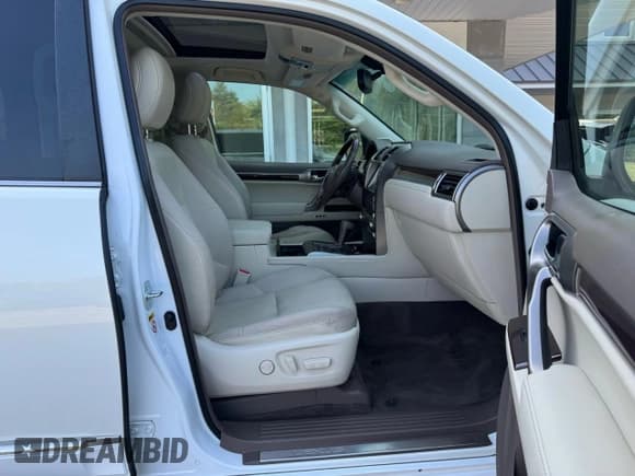 ✅ 2014 Lexus GX 460 • VIN: JTJBM7FXXE5081042 • Lot: 89896265. Wystawiony na Copart z przebiegiem 223 899 mil. Bezpłatny archiwum sprzedaży aukcyjnych z USA i szczegółowy raport historii pojazdu na DreamBid. Zdjęcie 5.