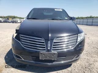 ✅ 2017 Lincoln MKT • VIN: 2LMHJ5NK1HBL01474 • Лот: 70449534. Опубликован ранее на Copart с пробегом 182 858 миль. Бесплатный доступ к архиву аукционных продаж из США и подробный отчёт об истории автомобиля на DreamBid. Изображение 5.