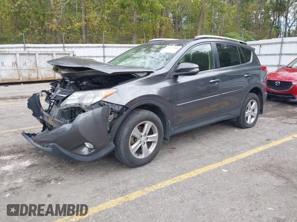 ✅ 2013 Toyota RAV4 XLE • VIN: JTMRFREV6DD029497 • Лот: 43392188. Опубликован ранее на IAAI с пробегом 176 742 миль. Бесплатный доступ к архиву аукционных продаж из США и подробный отчёт об истории автомобиля на DreamBid. Изображение 17.