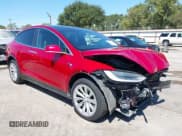 ✅ 2017 Tesla Model X 90D • VIN: 5YJXCBE24HF054166 • Lot: 43016756. Wystawiony na IAAI z przebiegiem 110 926 mil. Bezpłatny archiwum sprzedaży aukcyjnych z USA i szczegółowy raport historii pojazdu na DreamBid. Zdjęcie 1.