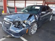 ✅ 2019 Chrysler 300 Limited • VIN: 2C3CCAEG0KH693512 • Lot: 43685367. Wystawiony na IAAI z przebiegiem 108 920 mil. Bezpłatny archiwum sprzedaży aukcyjnych z USA i szczegółowy raport historii pojazdu na DreamBid. Zdjęcie 20.
