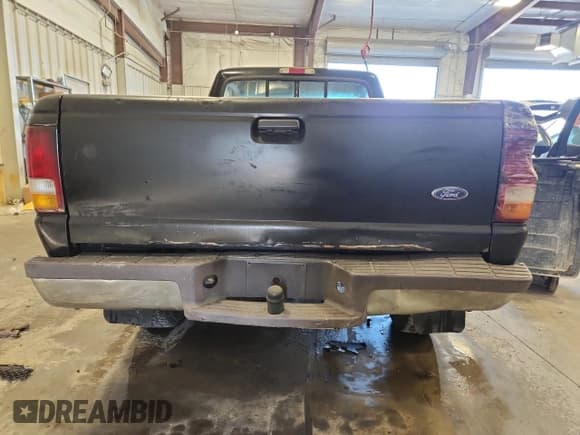 ✅ 1997 Ford Ranger XLT • VIN: 1FTCR10A8VUD46458 • Лот: 82315845. Опубликован ранее на Copart с пробегом 206 645 миль. Бесплатный доступ к архиву аукционных продаж из США и подробный отчёт об истории автомобиля на DreamBid. Изображение 6.