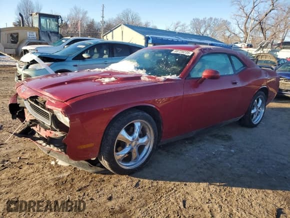 ✅ 2010 Dodge Challenger SE • VIN: 2B3CJ4DV1AH199551 • Lot: 88720235. Wystawiony na Copart z przebiegiem 58 664 mil. Bezpłatny archiwum sprzedaży aukcyjnych z USA i szczegółowy raport historii pojazdu na DreamBid. Zdjęcie 1.