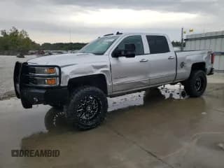 ✅ 2015 Chevrolet Silverado 2500HD LTZ • VIN: 1GC1KWE88FF146653 • Lot: 84749315. Wystawiony na Copart z przebiegiem 213 950 mil. Bezpłatny archiwum sprzedaży aukcyjnych z USA i szczegółowy raport historii pojazdu na DreamBid. Zdjęcie 1.