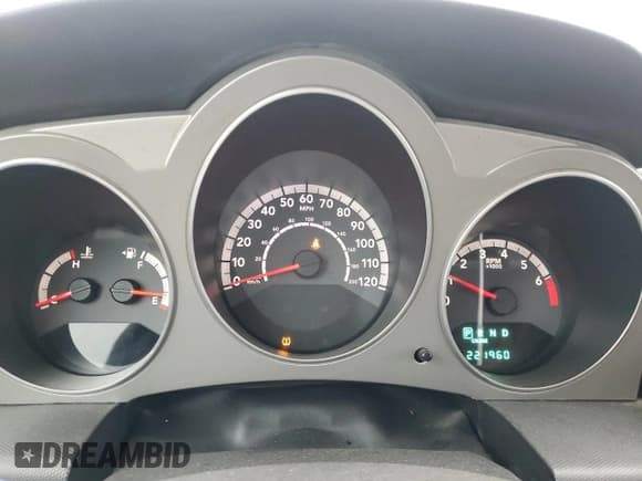 ✅ 2010 Dodge Avenger Express • VIN: 1B3CC1FB5AN191956 • Lot: 86898904. Wystawiony na Copart z przebiegiem 221 960 mil. Bezpłatny archiwum sprzedaży aukcyjnych z USA i szczegółowy raport historii pojazdu na DreamBid. Zdjęcie 9.