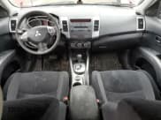 ✅ 2011 Mitsubishi Outlander LS • VIN: JA4JT3AX5BU609020 • Lot: 55454395. Wystawiony na Copart z przebiegiem 366 031 mil. Bezpłatny archiwum sprzedaży aukcyjnych z USA i szczegółowy raport historii pojazdu na DreamBid. Zdjęcie 8.