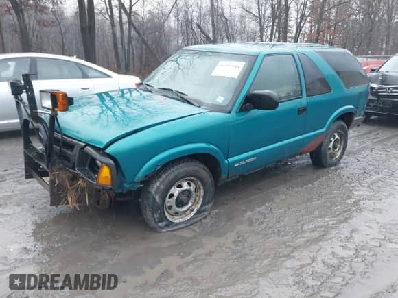 1996 Chevrolet Blazer с VIN 1GNCT18WXTK143881, выставлен на аукционе IAAI как лот 41193548 с пробегом 131 172 миль миль и . История ставок и продаж доступна на DreamBid. Изображение 17.