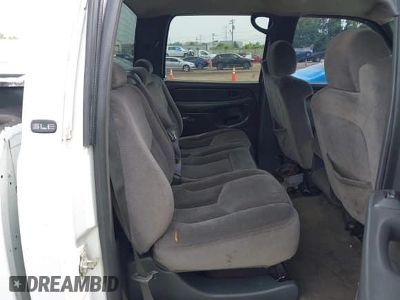 ✅ 2005 GMC Sierra 2500HD SLT • VIN: 1GTHK23255F811576 • Lot: 42496815. Listed on IAAI with 285,652 mi. Free auction sales archive from the USA and detailed vehicle history report at DreamBid. Image 8.