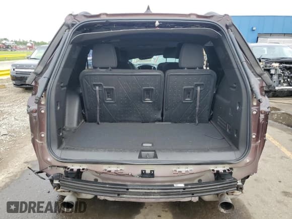 ✅ 2022 Chevrolet Traverse LT Cloth • VIN: 1GNERGKW4NJ101427 • Lot: 60630425. Wystawiony na Copart z przebiegiem Nie podano. Bezpłatny archiwum sprzedaży aukcyjnych z USA i szczegółowy raport historii pojazdu na DreamBid. Zdjęcie 6.