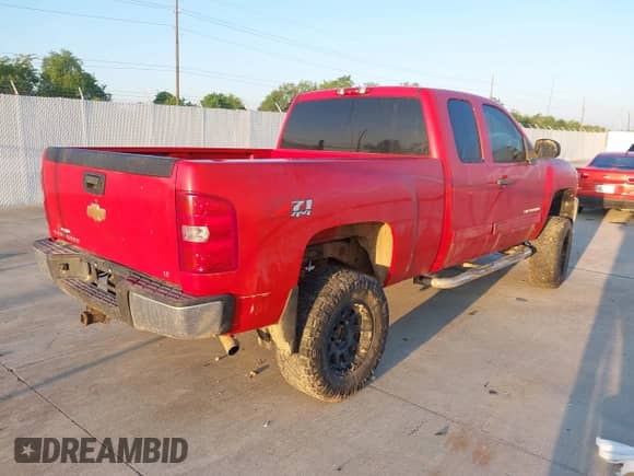 2013 Chevrolet Silverado 1500 LT с VIN 1GCRKSE72DZ130866, выставлен на аукционе IAAI как лот 43192500 с пробегом 167 740 миль миль и . История ставок и продаж доступна на DreamBid. Изображение 4.