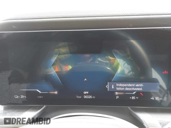 ✅ 2023 BMW i7 xDrive60 • VIN: WBY53EJ08PCN64169 • Lot: 40994066. Listed on IAAI with 6,326 mi. Free auction sales archive from the USA and detailed vehicle history report at DreamBid. Image 7.