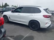 ✅ 2020 BMW X5 M Competition • VIN: 5YMJU0C00L9D48217 • Lot: 42723076. Wystawiony na IAAI z przebiegiem 62 220 mil. Bezpłatny archiwum sprzedaży aukcyjnych z USA i szczegółowy raport historii pojazdu na DreamBid. Zdjęcie 15.