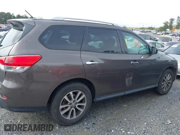 ✅ 2016 Nissan Pathfinder SV • VIN: 5N1AR2MN6GC651858 • Lot: 41920897. Listed on IAAI with 247,344 mi. Free auction sales archive from the USA and detailed vehicle history report at DreamBid. Image 13.