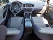 ✅ 2018 Hyundai Ioniq Blue • VIN: KMHC65LC6JU060871 • Lot: 45562585. Wystawiony na Copart z przebiegiem 114 625 mil. Bezpłatny archiwum sprzedaży aukcyjnych z USA i szczegółowy raport historii pojazdu na DreamBid. Zdjęcie 8.