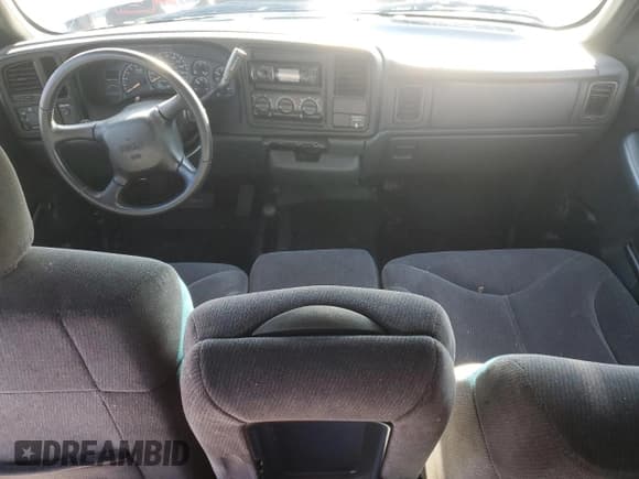 ✅ 2000 GMC Sierra 1500 SLE • VIN: 1GTEK19V6YE370291 • Lot: 89522155. Wystawiony na Copart z przebiegiem Nie podano. Bezpłatny archiwum sprzedaży aukcyjnych z USA i szczegółowy raport historii pojazdu na DreamBid. Zdjęcie 8.