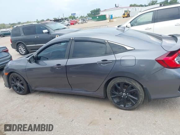 ✅ 2018 Honda Civic Si • VIN: 2HGFC1E59JH707799 • Лот: 43085574. Опубликован ранее на IAAI с пробегом 80 076 миль. Бесплатный доступ к архиву аукционных продаж из США и подробный отчёт об истории автомобиля на DreamBid. Изображение 14.