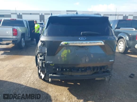 ✅ 2020 Ford Explorer XLT • VIN: 1FMSK7DH1LGA76622 • Lot: 43273193. Wystawiony na IAAI z przebiegiem 61 296 mil. Bezpłatny archiwum sprzedaży aukcyjnych z USA i szczegółowy raport historii pojazdu na DreamBid. Zdjęcie 16.