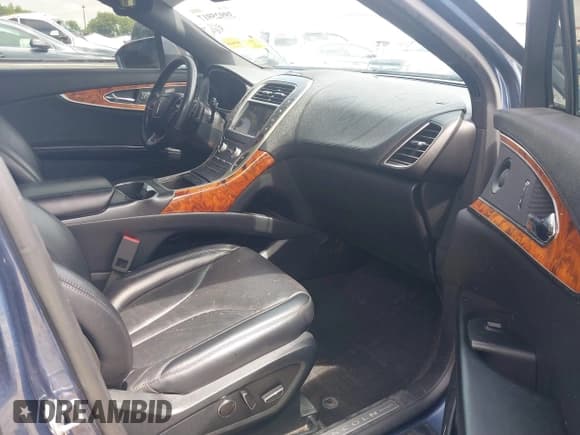 ✅ 2019 Lincoln Nautilus Reserve • VIN: 2LMPJ8L93KBL53791 • Lot: 39925917. Listed on IAAI with 54,939 mi. Free auction sales archive from the USA and detailed vehicle history report at DreamBid. Image 5.