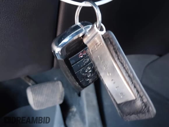 ✅ 2023 Lincoln Aviator Standard • VIN: 5LM5J6XC9PGL26461 • Lot: 43503867. Wystawiony na IAAI z przebiegiem 47 668 mil. Bezpłatny archiwum sprzedaży aukcyjnych z USA i szczegółowy raport historii pojazdu na DreamBid. Zdjęcie 11.