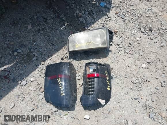 2007 Chevrolet Silverado 1500 1LT with VIN 2GCEK13M371554233, listed as a IAAI auction lot 42463668 with 249,708 mi miles and . Bid and sale history available at DreamBid. Image 12.