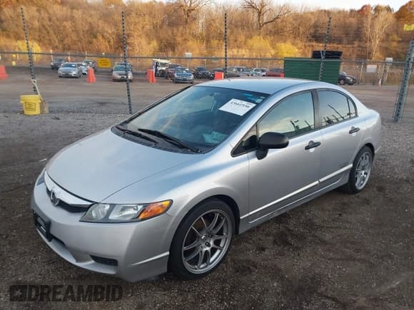 ✅ 2011 Honda Civic DX-VP • VIN: 19XFA1F32BE003426 • Lot: 43661930. Listed on IAAI with 122,432 mi. Free auction sales archive from the USA and detailed vehicle history report at DreamBid. Image 2.