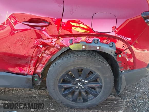 ✅ 2024 Mazda CX-50 S Preferred • VIN: 7MMVABBM4RN210308 • Lot: 43521469. Wystawiony na IAAI z przebiegiem 18 721 mil. Bezpłatny archiwum sprzedaży aukcyjnych z USA i szczegółowy raport historii pojazdu na DreamBid. Zdjęcie 6.